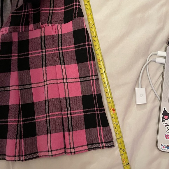 Pink plaid skirt - Picture 3 of 3